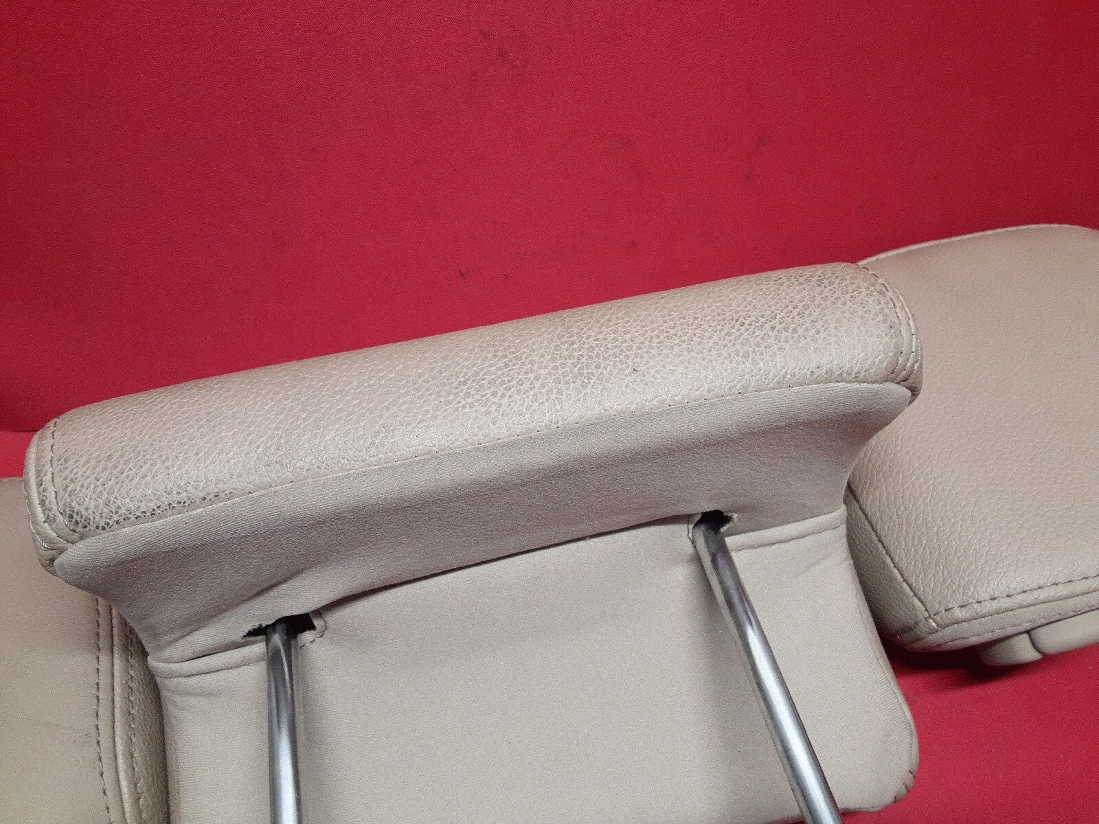 2011 - 2013 Kia Sorento REAR 2nd Row Headrest SET Beige Leather 89700-1U120L