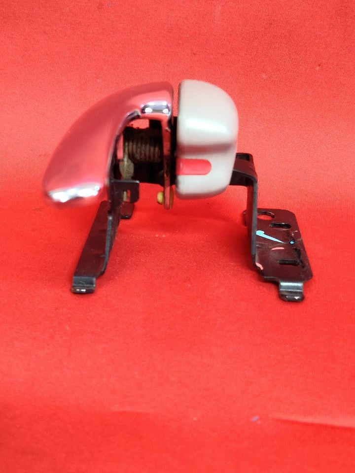 1995-1999 Oldsmobile Aurora LEFT DRIVER Front -or- Rear Interior Door Handle
