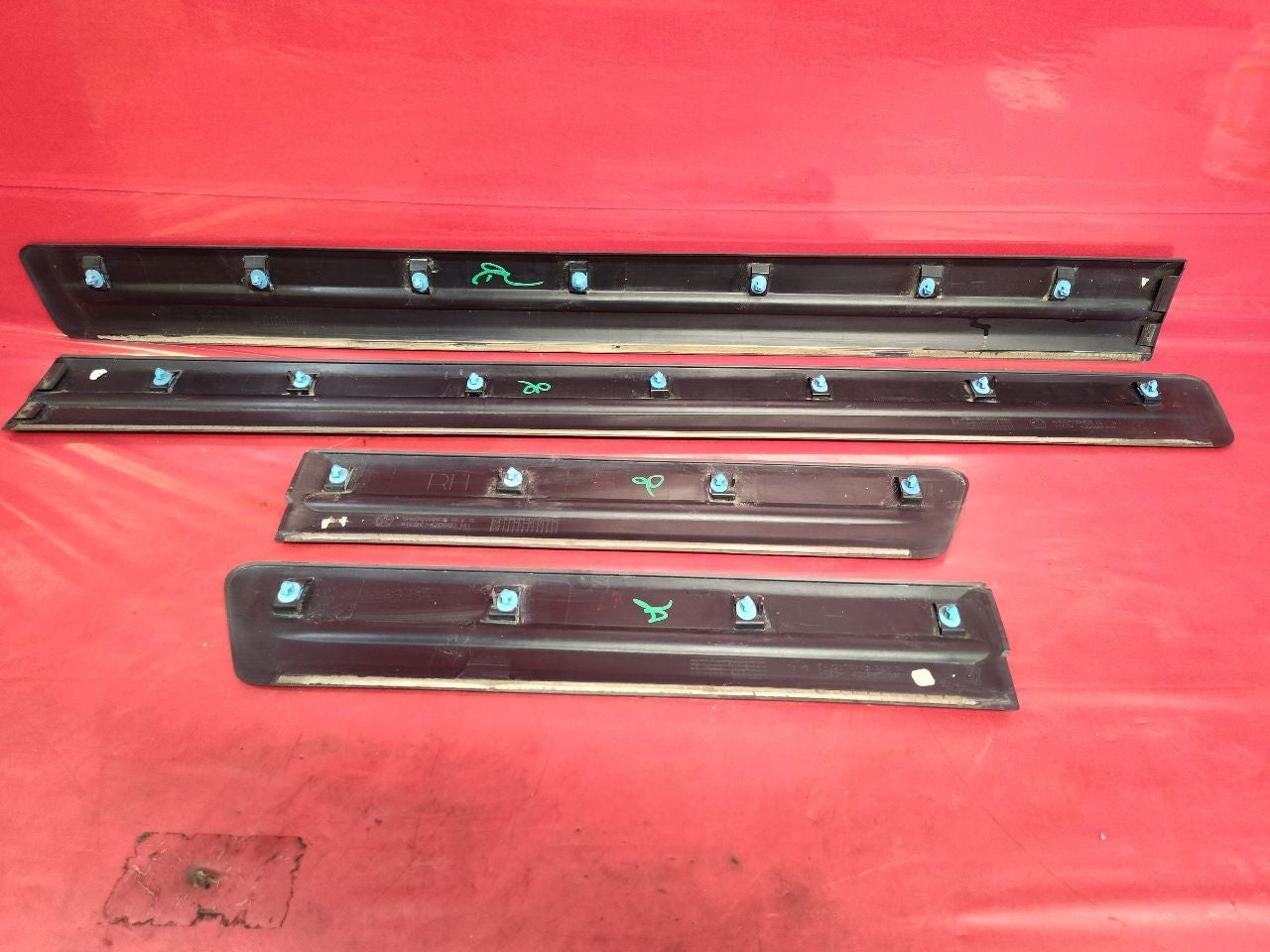 2005 2006 Jeep Grand Cherokee Exterior Door Molding Trim Strips Black FULL SET