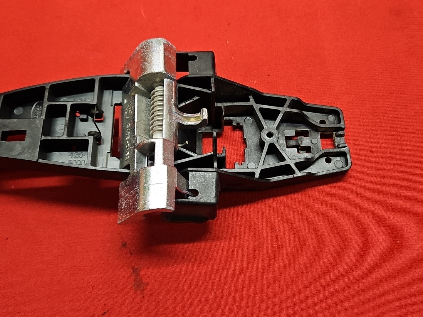 2005 - 2015 Land Rover Range Rover LEFT DRIVER REAR Door Handle Base Bracket