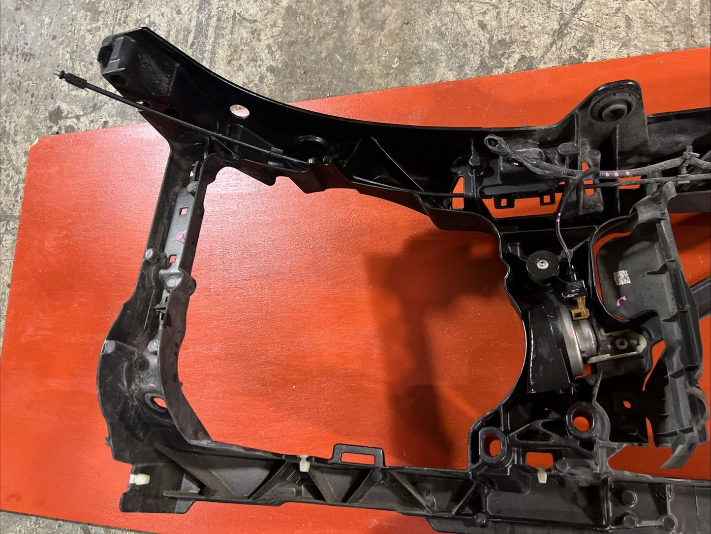 2005 - 2016 Land Rover Range Rover Sport / LR3 / LR4 Radiator Support
