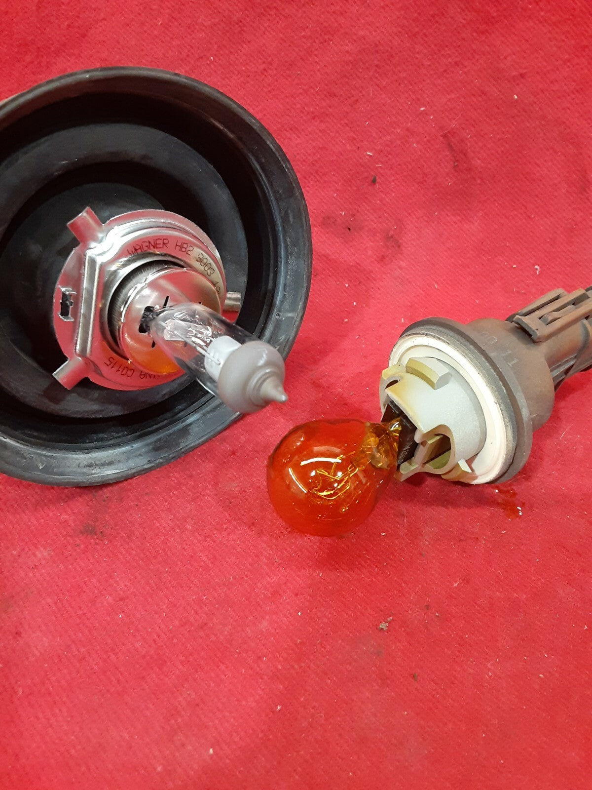 2001 - 2004 Right Passenger Mazda Tribute Headlight Blinker Bulb Plug Pigtail