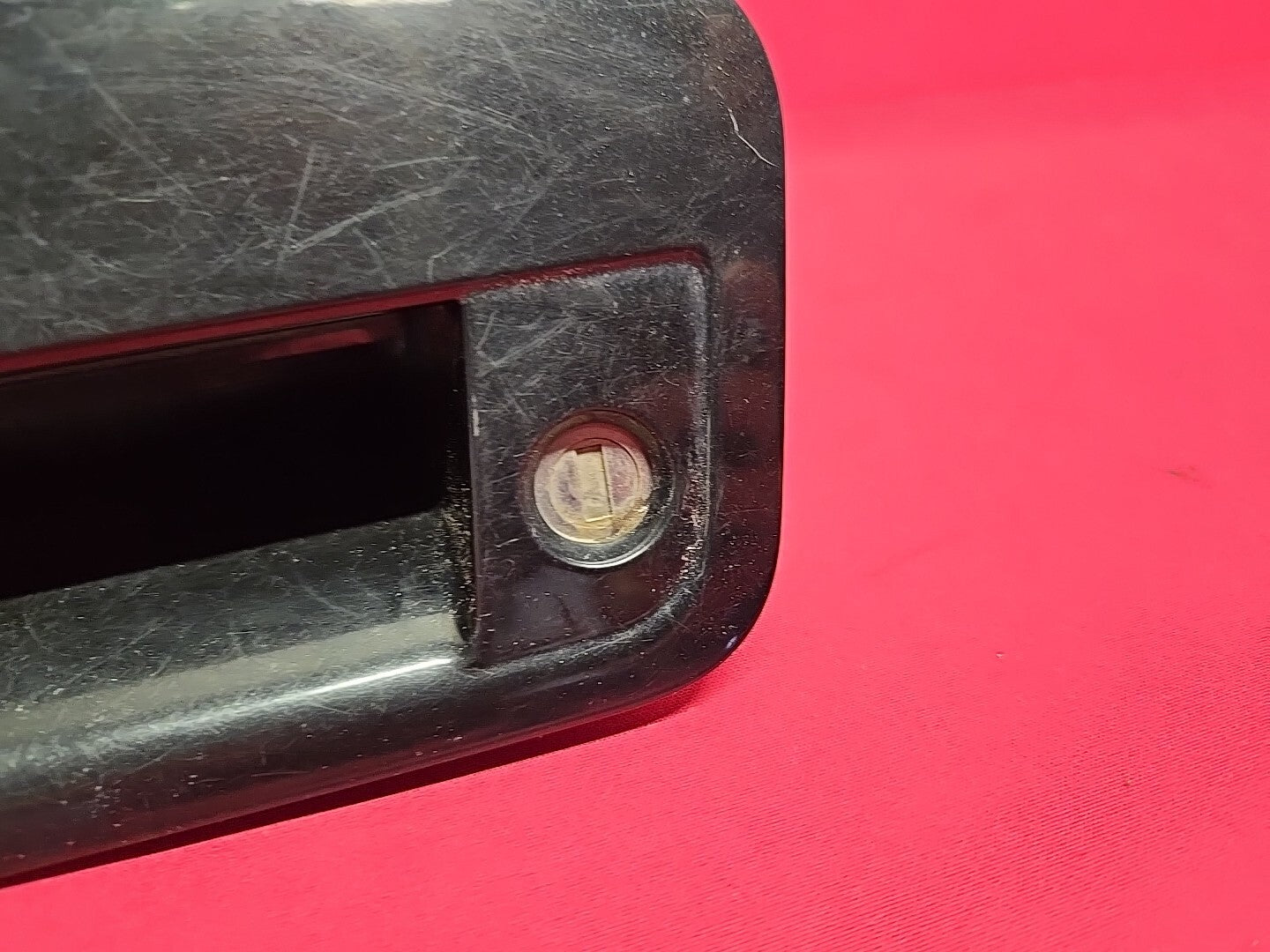 2009 2010 Pontiac Vibe REAR Liftgate Hatch Handle 19U Black Pearl Metallic