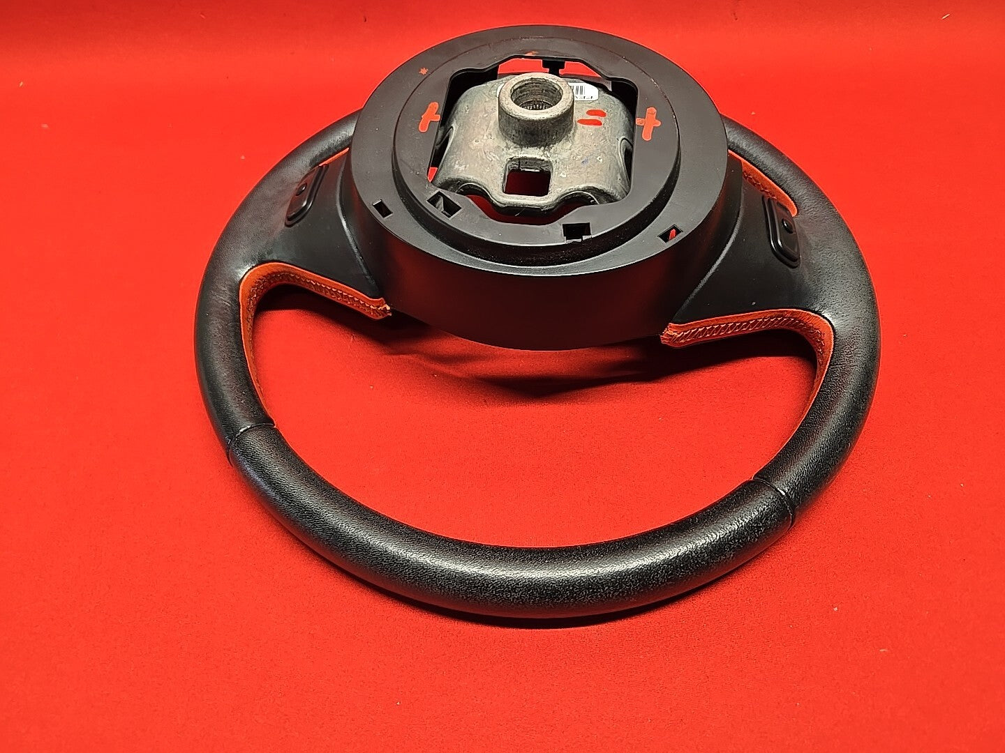 2013 2014 2015 2016 Fiat 500 / Fiat 500e Steering Wheel Black & Red Leather