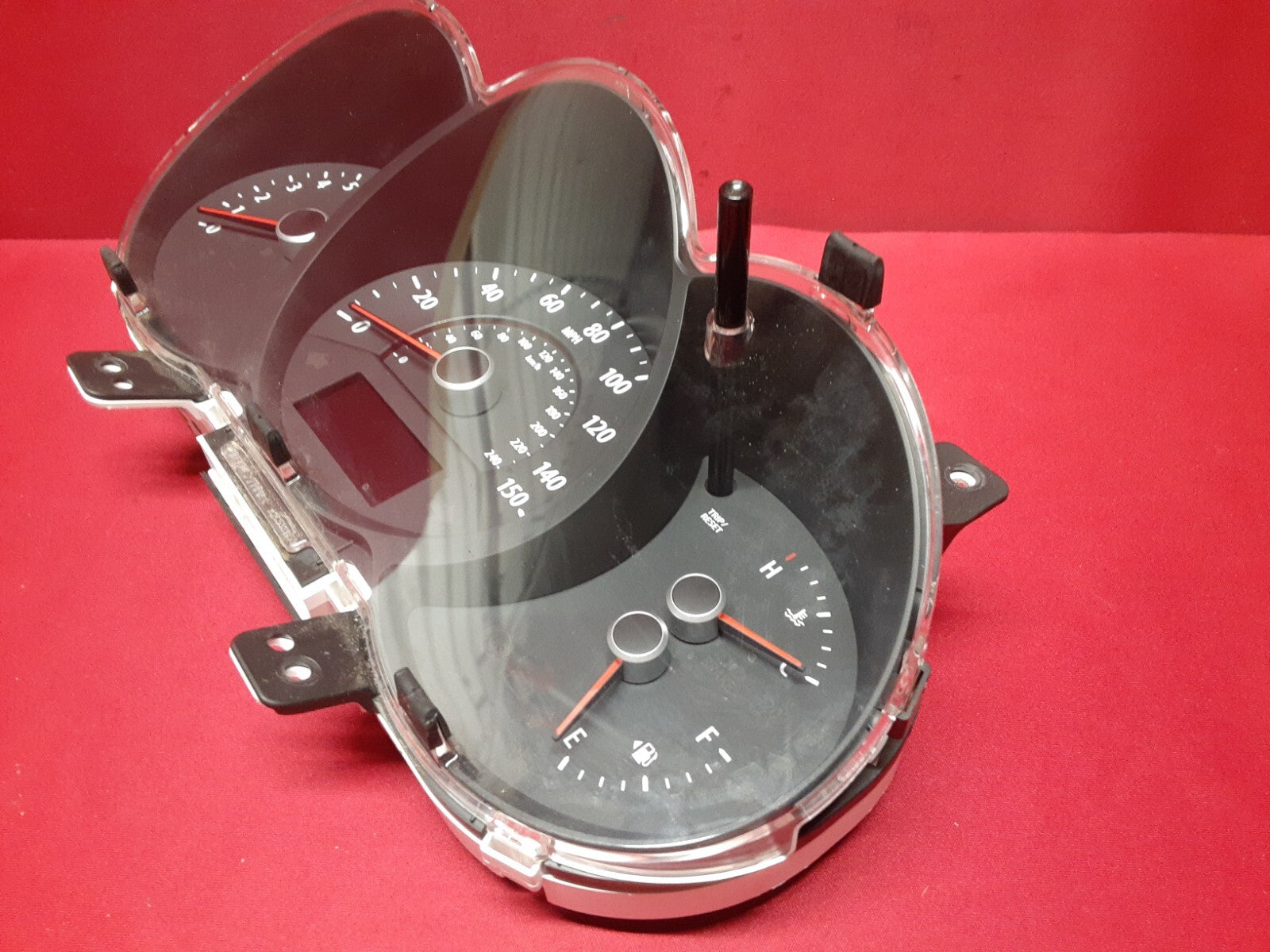 2011 - 2013 Kia Sorento Lambda 2 II Speedometer Instrument Cluster 94001-1U010