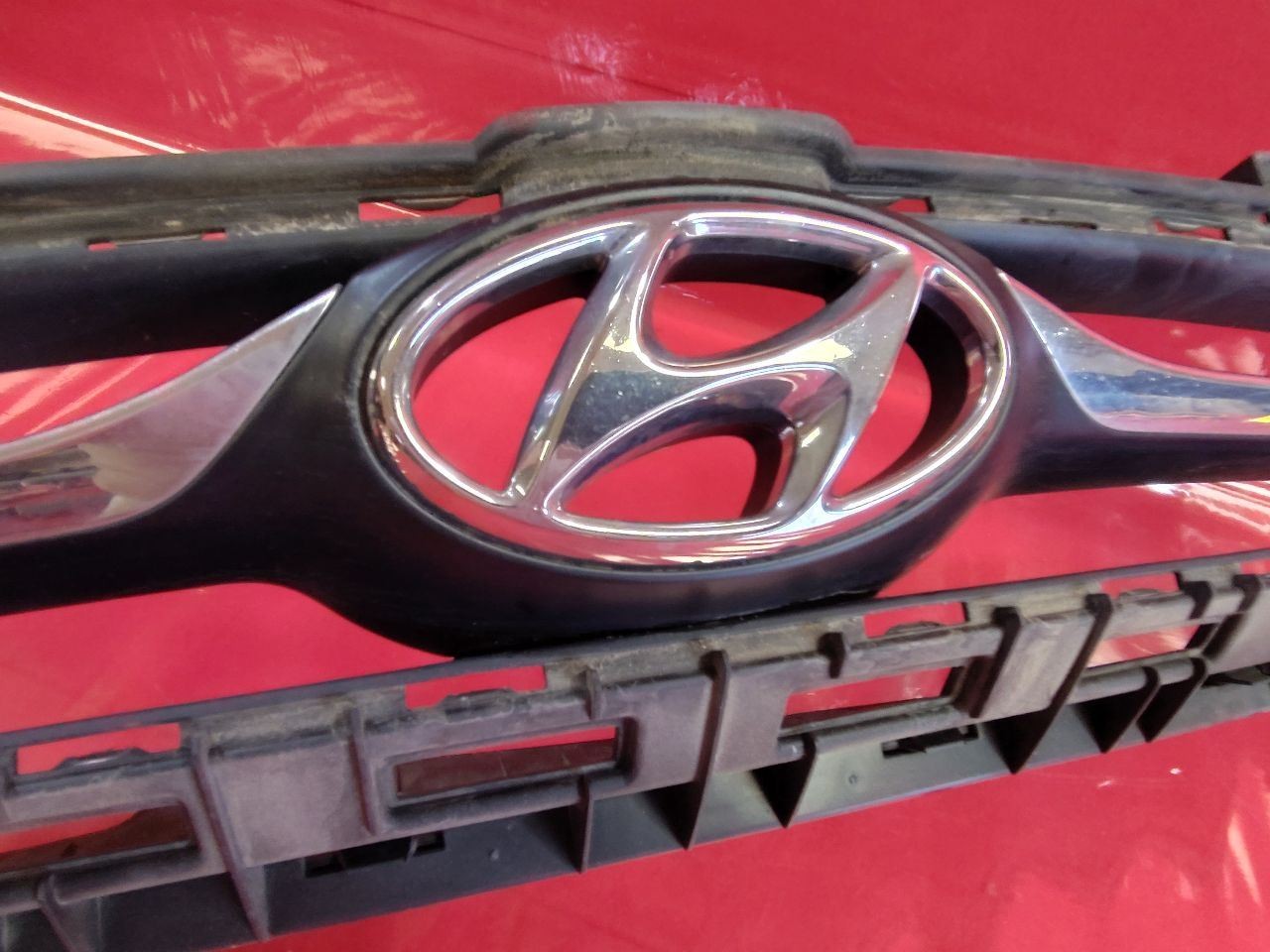 13-16 Hyundai Genesis Coupe UPPER Front Bumper Grille Insert w/ Emblem