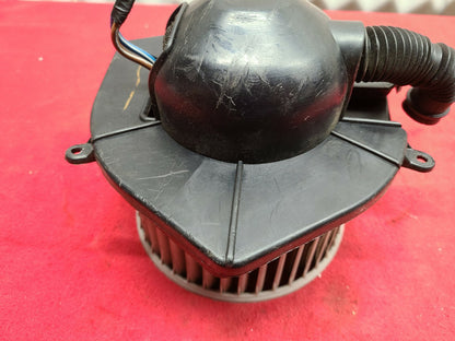 1995 - 2004 Nissan Pathfinder / Maxima Blower Motor & Fan Assembly 27220-7J201
