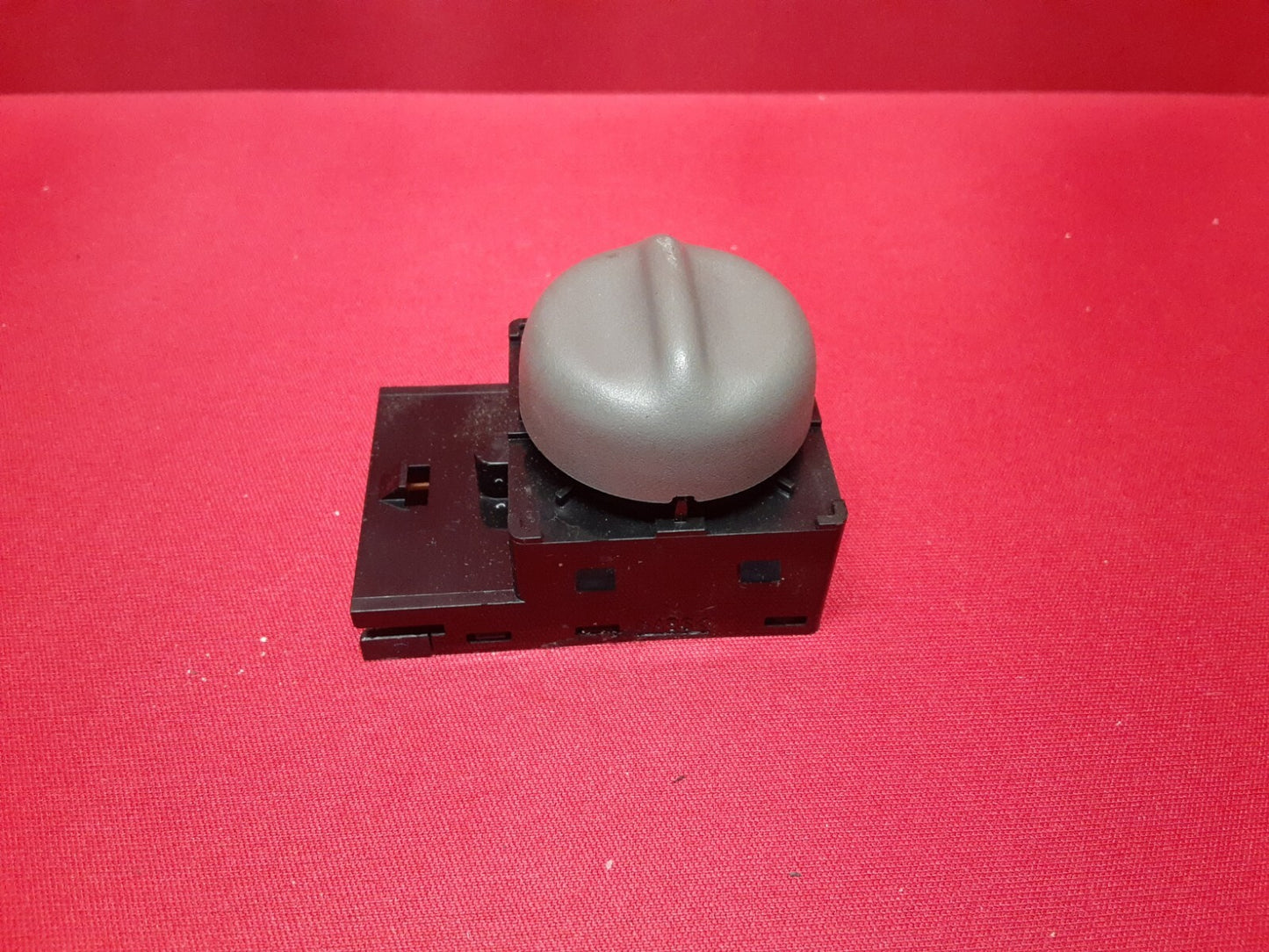 2009 2010 2011 Chevy Chevrolet Traverse LEFT Seat Adjust Lumbar Switch 25948855