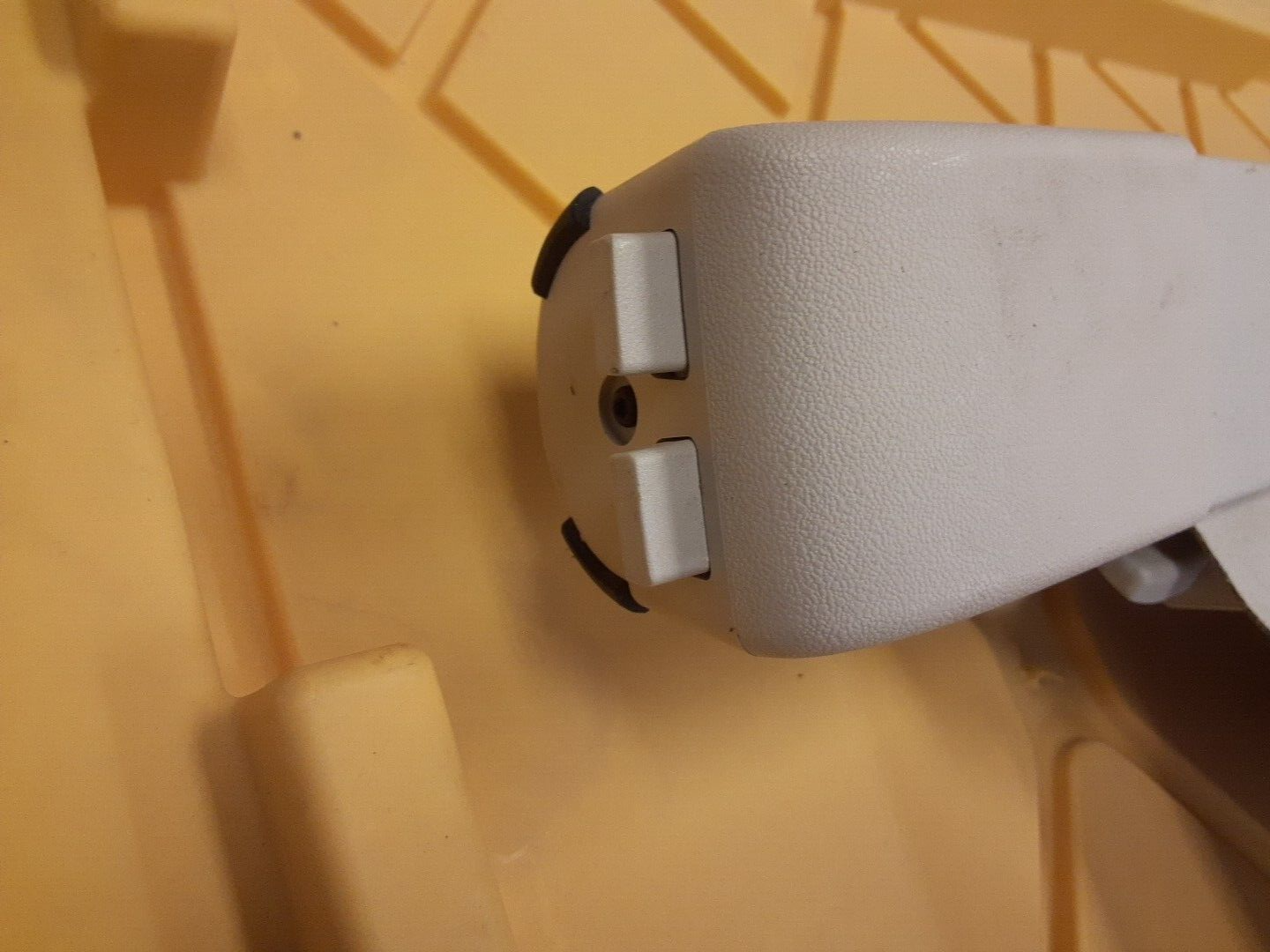 2010 Land Rover Range Rover Sport Trunk Cargo Upper Retractable Cover Ivory