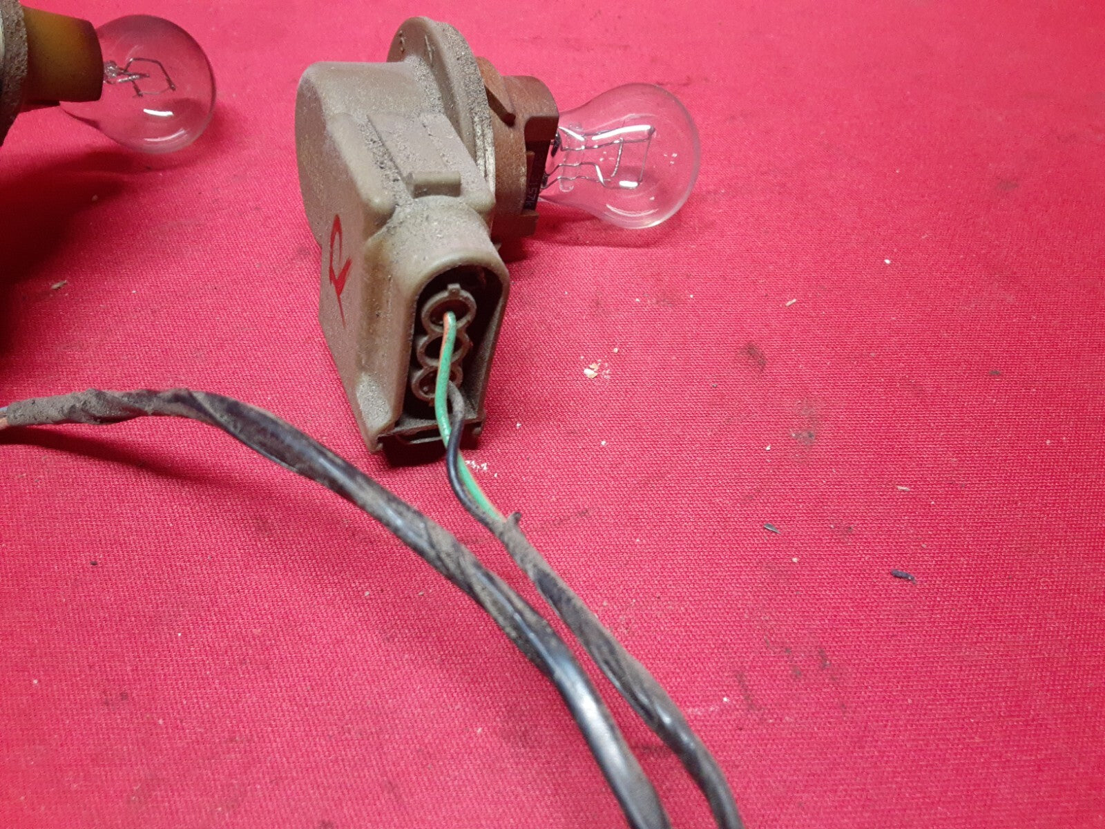 2005 2006 2007 - Ford Focus - Sedan Taillight Passenger Right - PIGTAIL WIRING