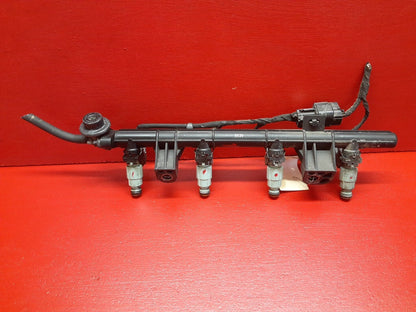 2010 2011 Kia Soul 2.0L Gas Engine Fuel Rail and Injectors
