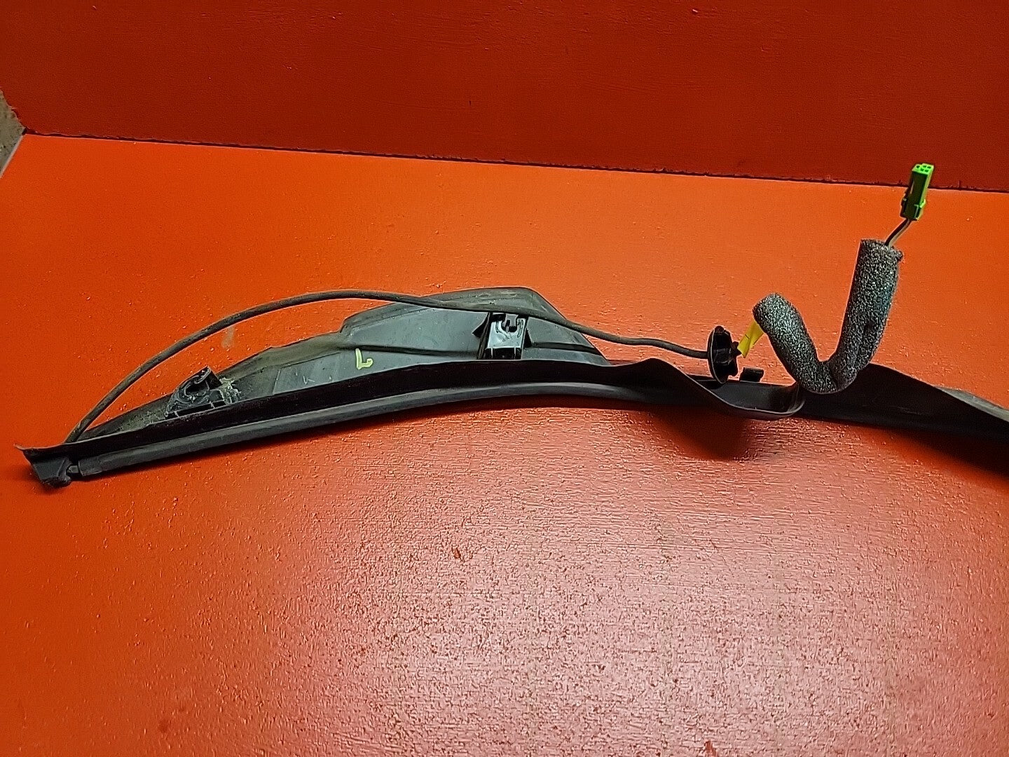 2013 - 2022 Land Rover Range Rover Liftgate Left Side Molding w/ Sensor LR139427