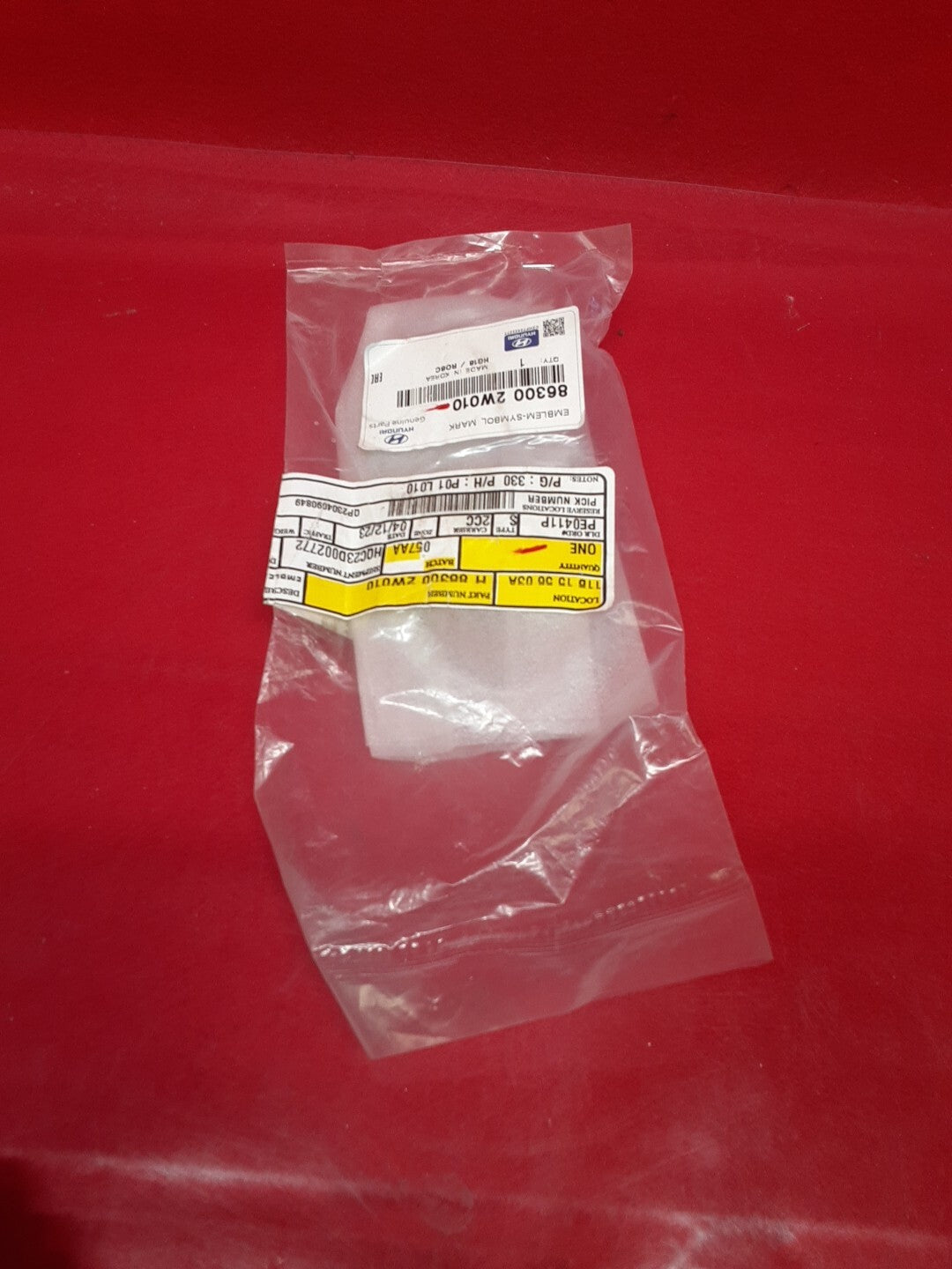 2013 - 2018 Hyundai Santa Fe Sport Emblem / Logo / Nameplate / Decal NEW OEM