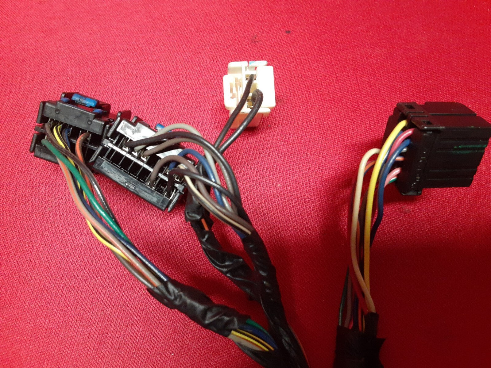 2011 - 2013 Kia Sorento Lambda 2 II Speedometer Cluster 94001-1U010 - PIGTAILS