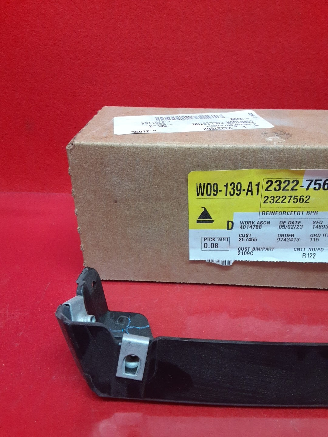 2018 - 2024 GM Chevrolet Equinox Front Right Passenger Wheelhouse Liner Bracket