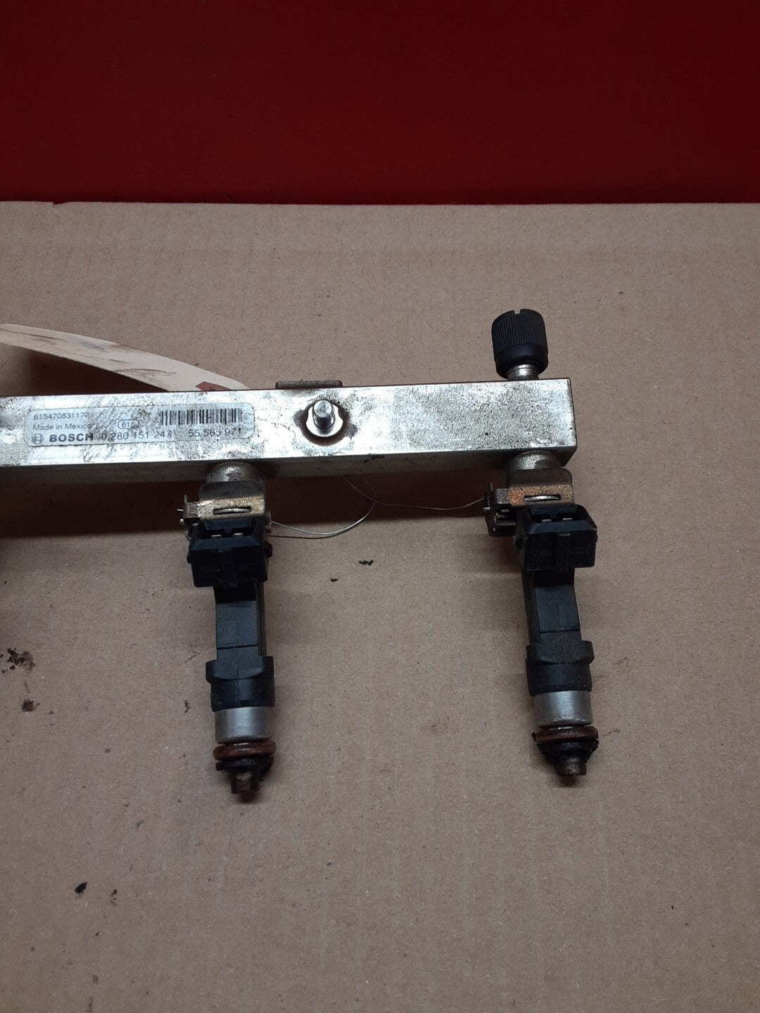 2011-2012 Gm Multi Vehicle 1.4L Fuel Rail W/ injectors 55565971