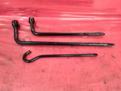 2000-2015 Chevy GMC Cadillac Buick Emergency Spare Tire Scissor Jack Tool Set