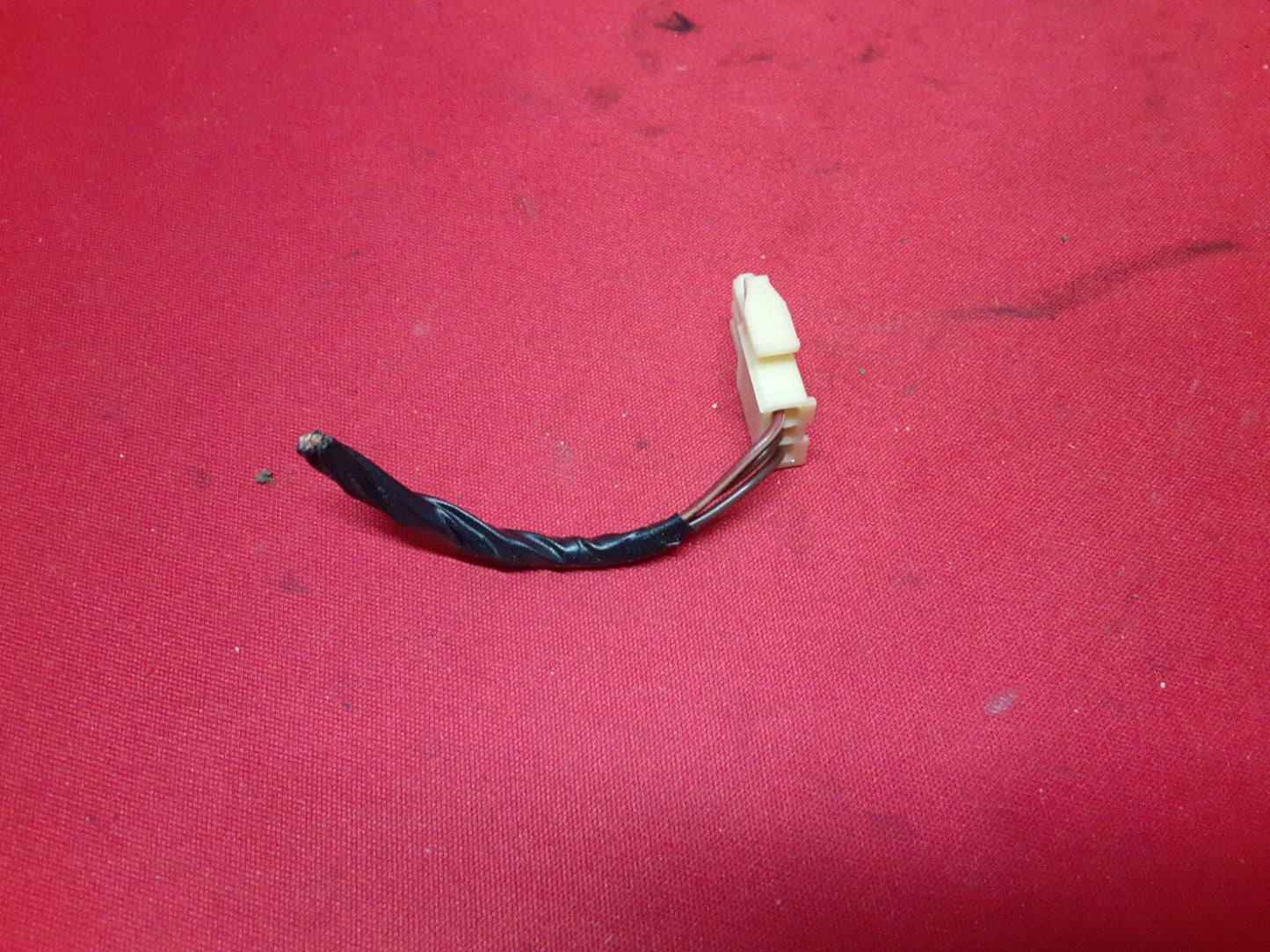 GM / CADILLAC Stereo Radio Receiver 15208056, 28017550, 28017553  PIGTAIL