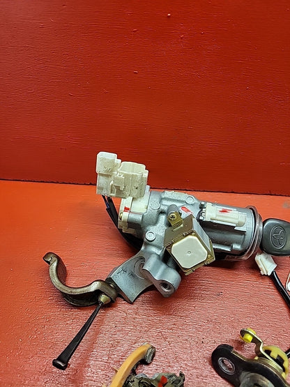 2001-2003 Toyota Highlander Ignition Switch W/ Key and Lock Kit 69057-48040