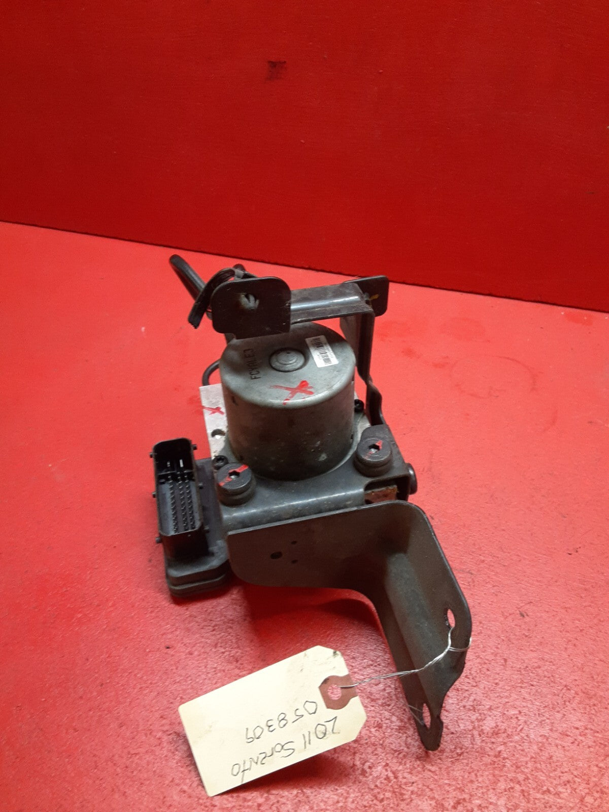 2011 2012 2013 Kia Sorento Anti-Lock Brakes ABS Pump Assembly 589101U860