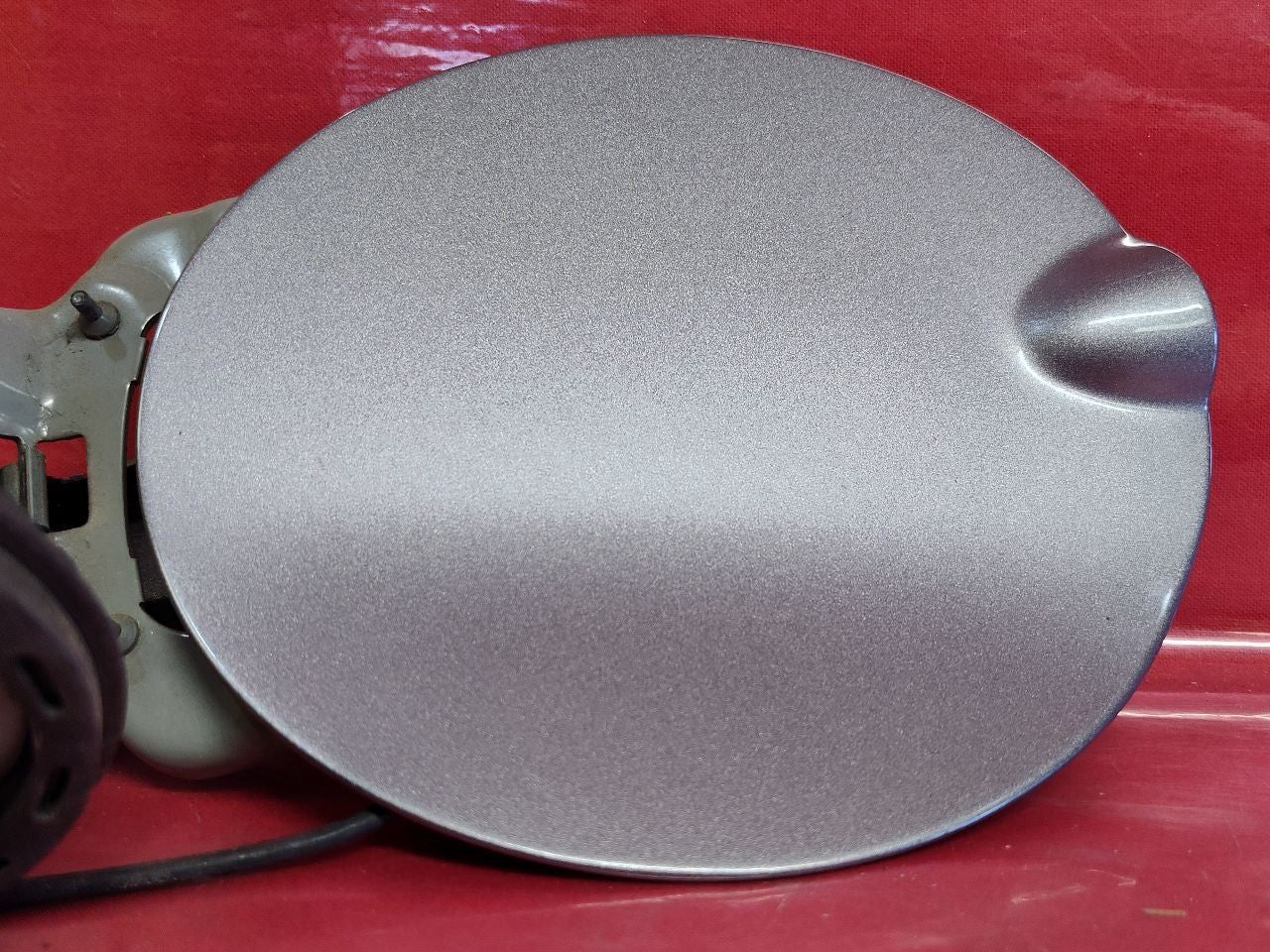 2008-2012 Ford Escape Mercury Mariner Fuel Filler door Lid w/ Cap Tungsten
