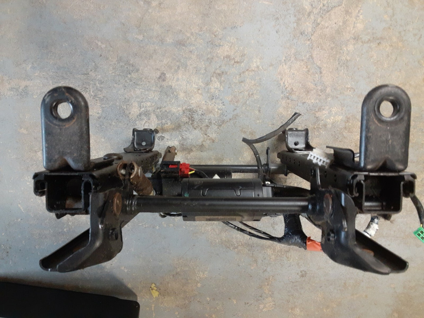 1999 - 2004 Jeep Grand Cherokee WJ FRONT RIGHT PASSENGER Power Seat Track Unit