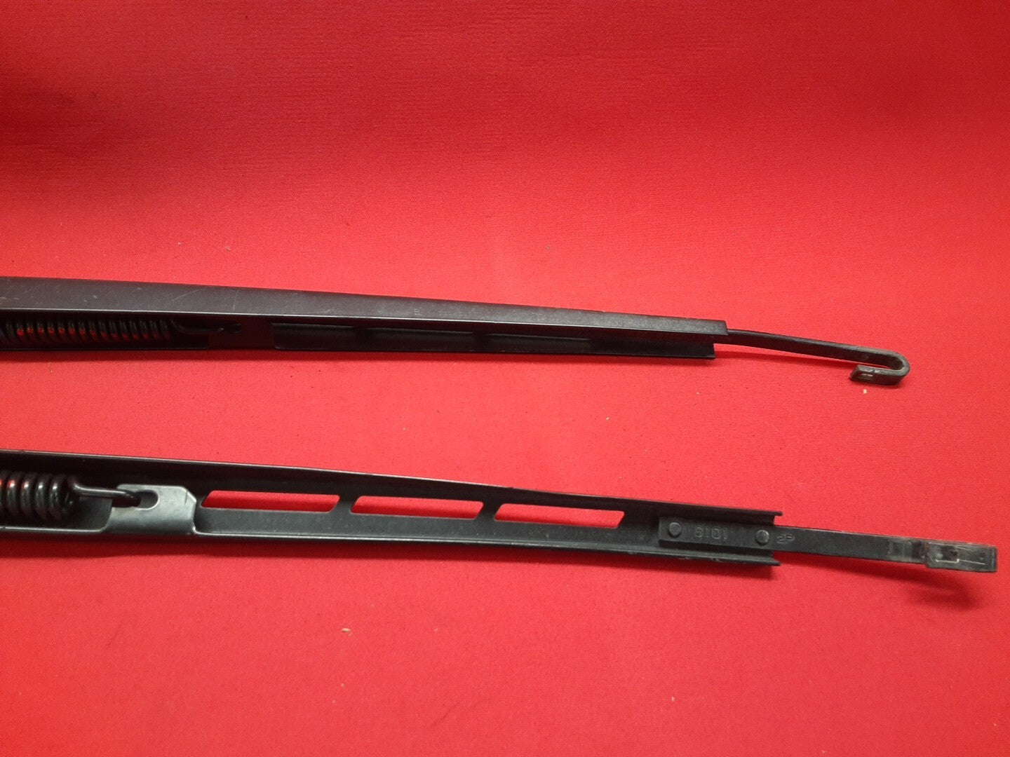2011-2016 Chevrolet Impala Wiper Arm Set Left Right 20958933 20958932