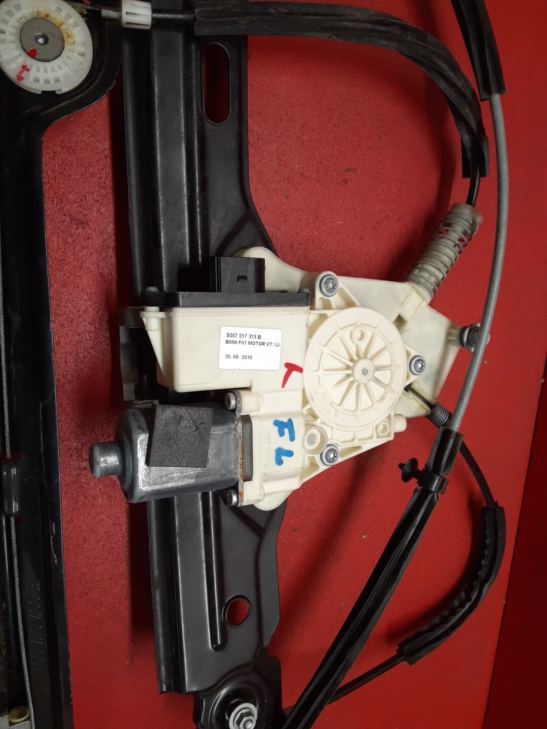 2010-2017 BMW 535i GT Window Regulator W/ Motor Assembly Front Left 51337197919