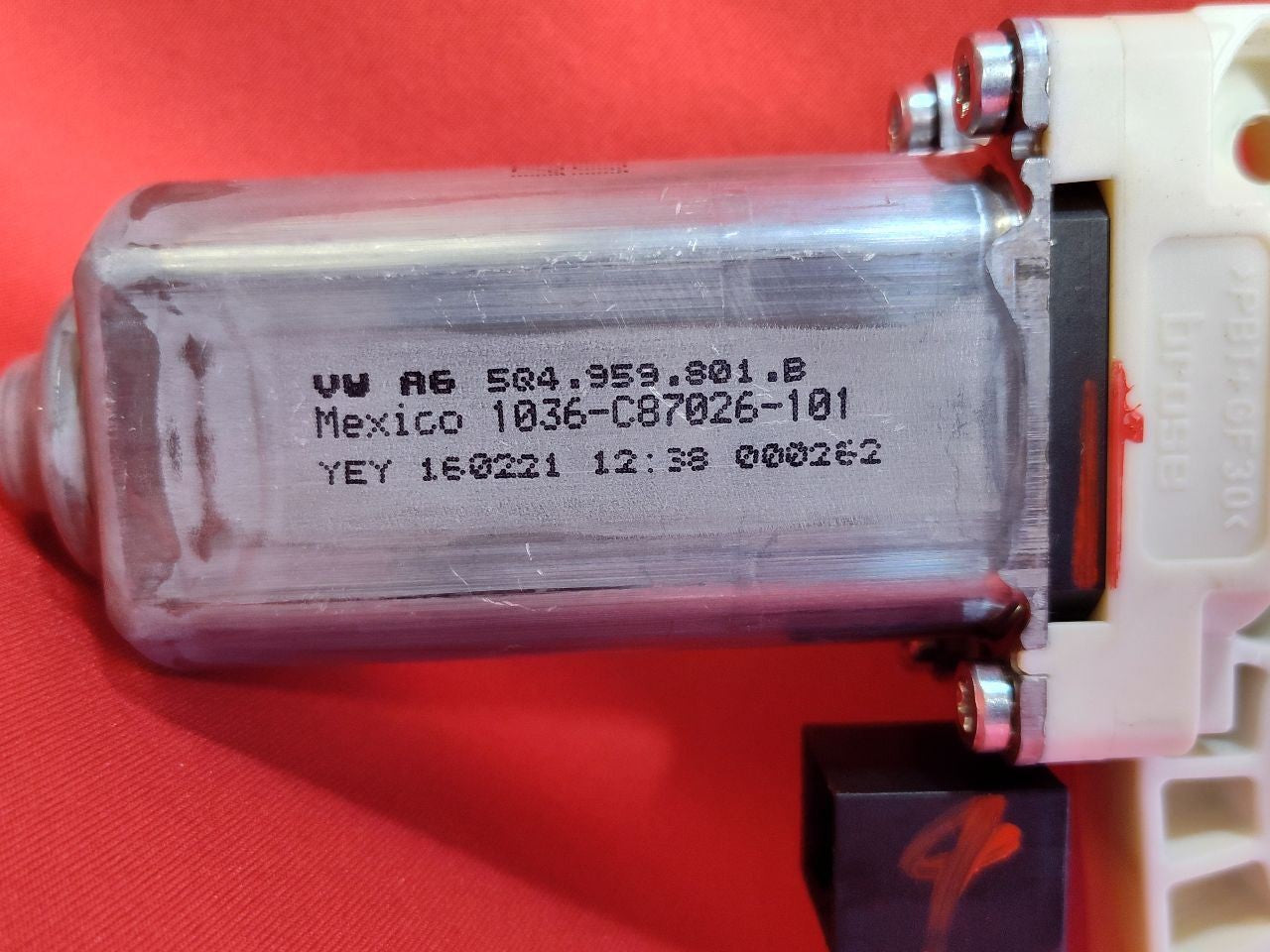16-22 VW Volkswagen 18-23 Audi FRONT RIGHT PASSENGER Door Window Motor