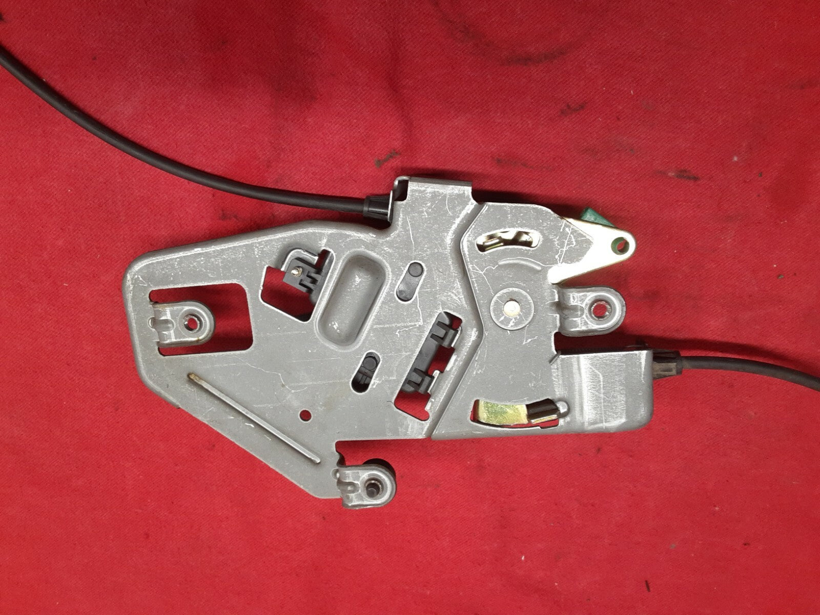 2001 2002 2003 2004 Jeep Grand Cherokee Overland Liftgate Tailgate Lock Actuator