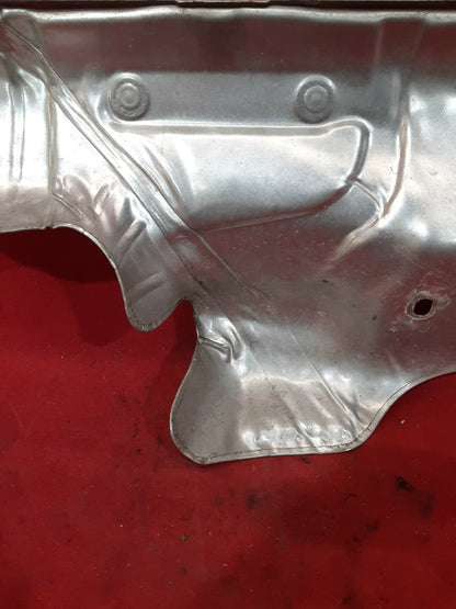 2007 - 2013 Volvo c30 2.5L Turbocharged Exhaust Manifold Shield Cover 30713262