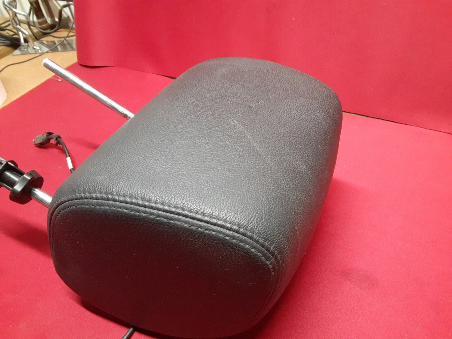 2006 2007 Land Range Rover SPORT (Qty:1) FRONT Leather Headrest w/ DVD Screen