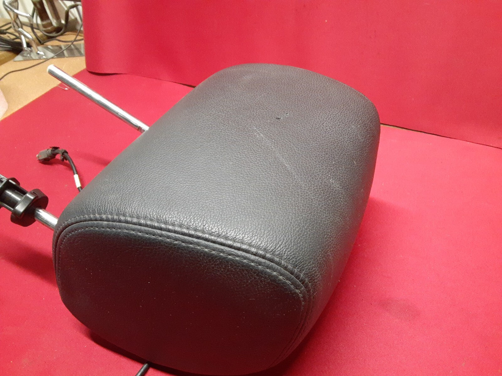 2006 2007 Land Range Rover SPORT (Qty:1) FRONT Leather Headrest w/ DVD Screen