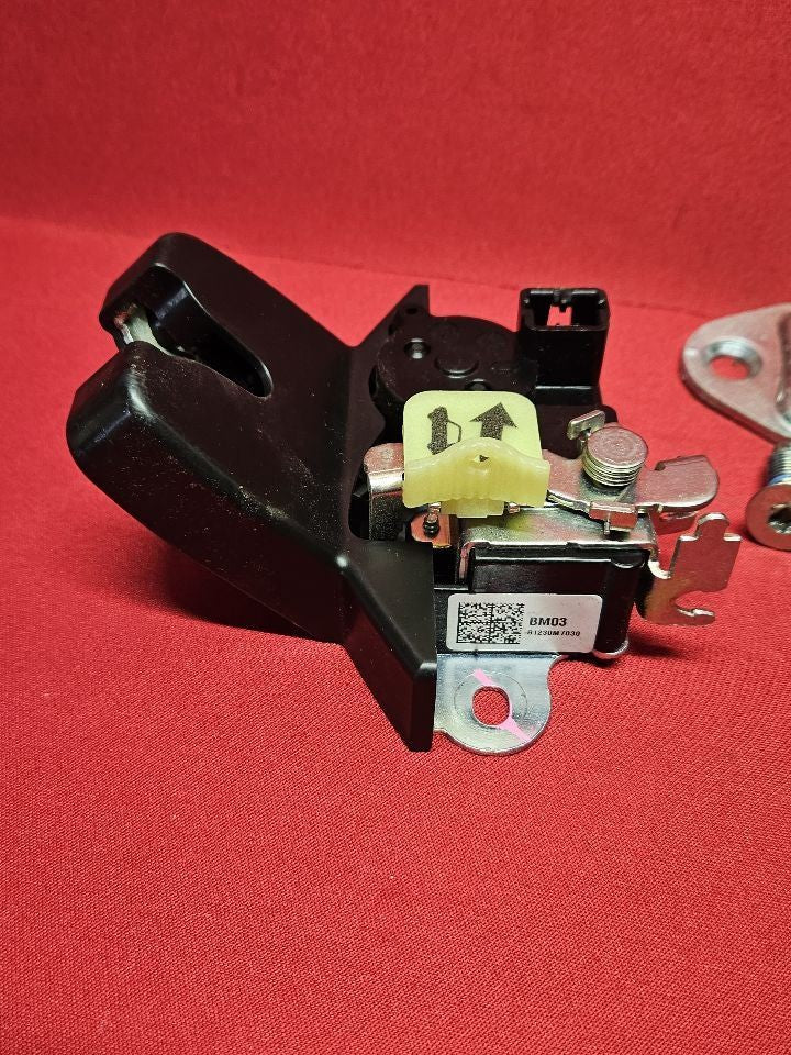 2019-2024 Kia Forte Trunk Deck Lid Latch Lock Actuator Striker Bolts SET 68k