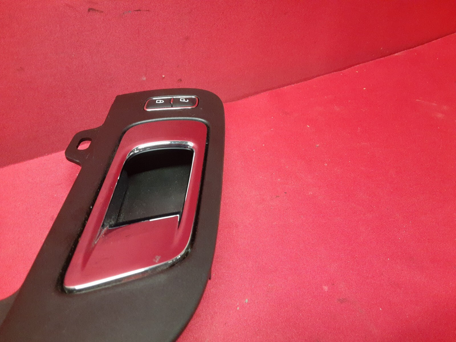 2013 - 2019 Lincoln MKT  RIGHT FRONT Interior Door Handle Charcoal DE9Z7422600AB