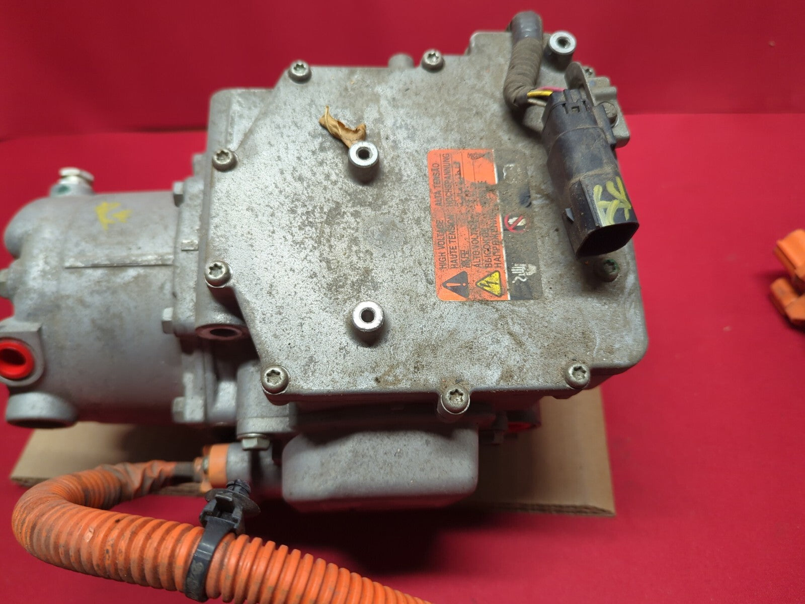 2011 - 2015 Chevy Volt Air Conditioning A/C Compressor Assembly 22799205