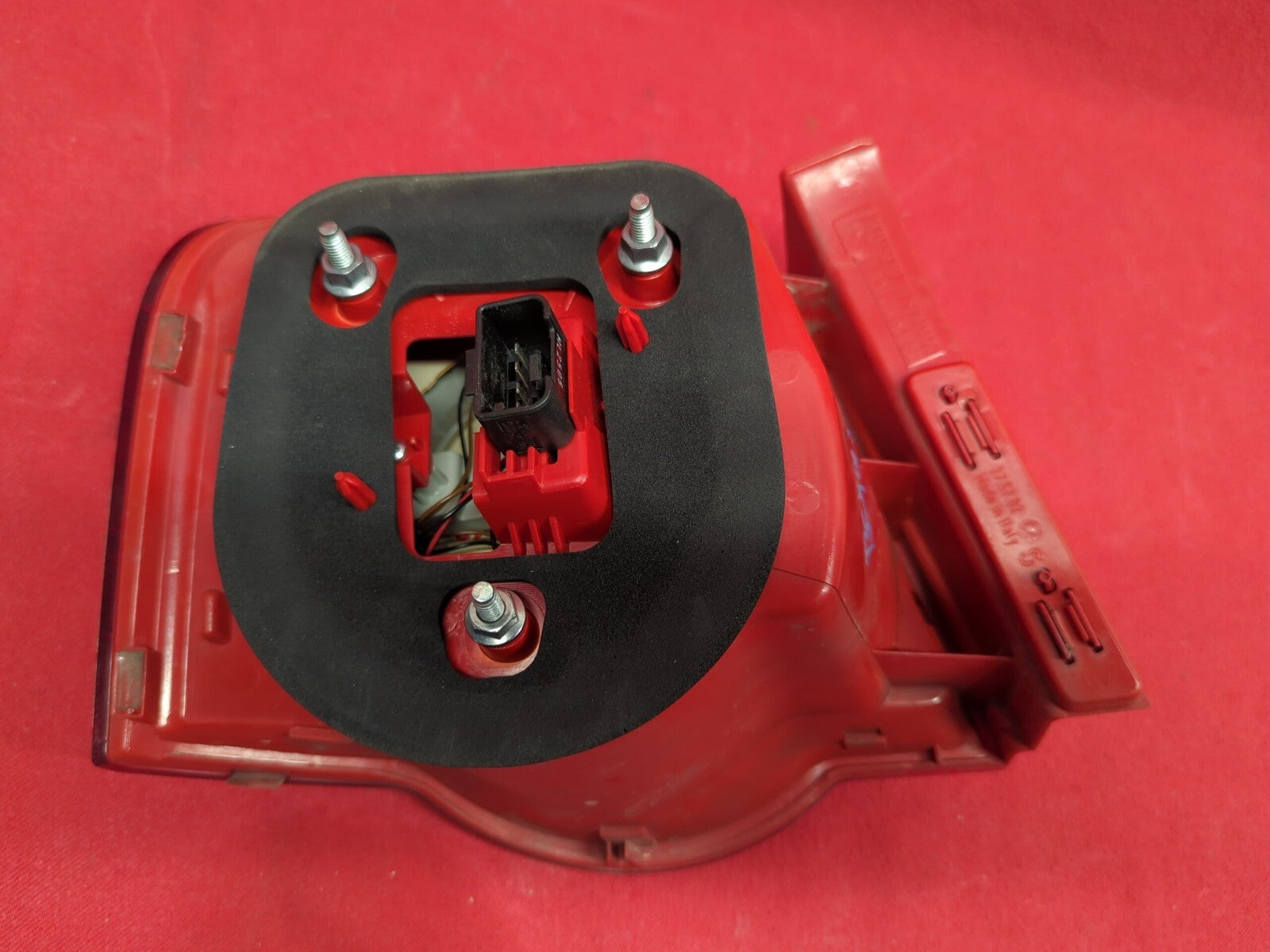 2006 2007 2008 2009 2010 Volkswagen VW Passat RIGHT OUTER BODY Tail Light Lamp