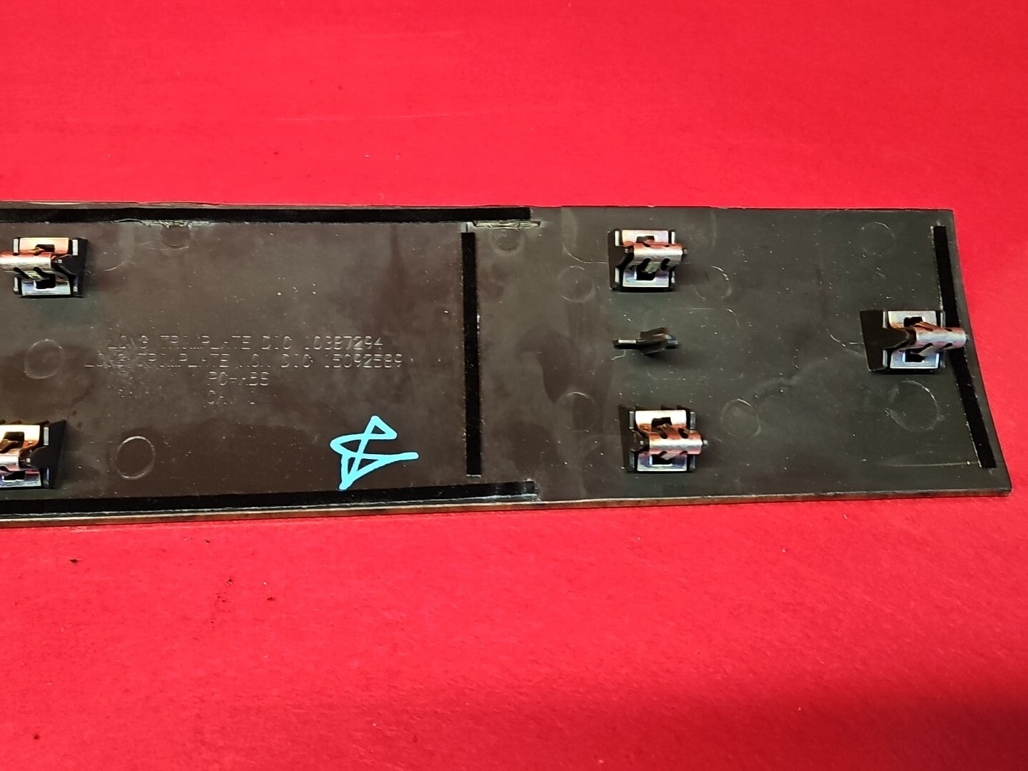 2007-2008 GM Chevrolet Tahoe / GMC Yukon Center Dash Trim Plate Wood Grain