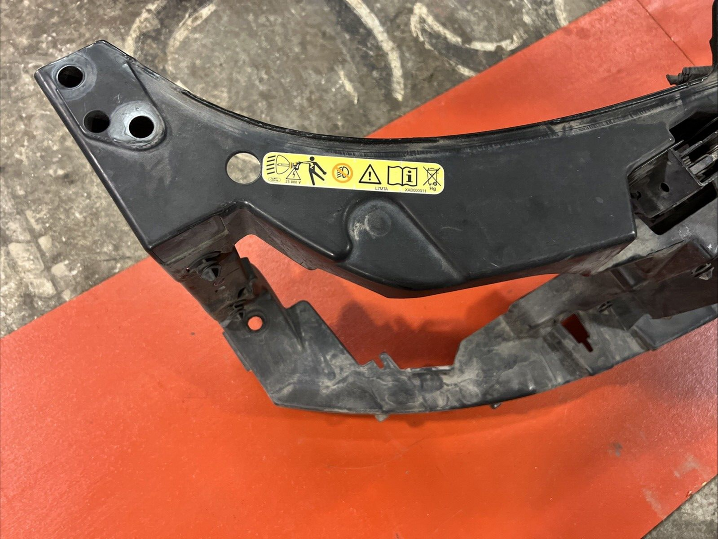 2005 - 2016 Land Rover Range Rover Sport / LR3 / LR4 Radiator Support