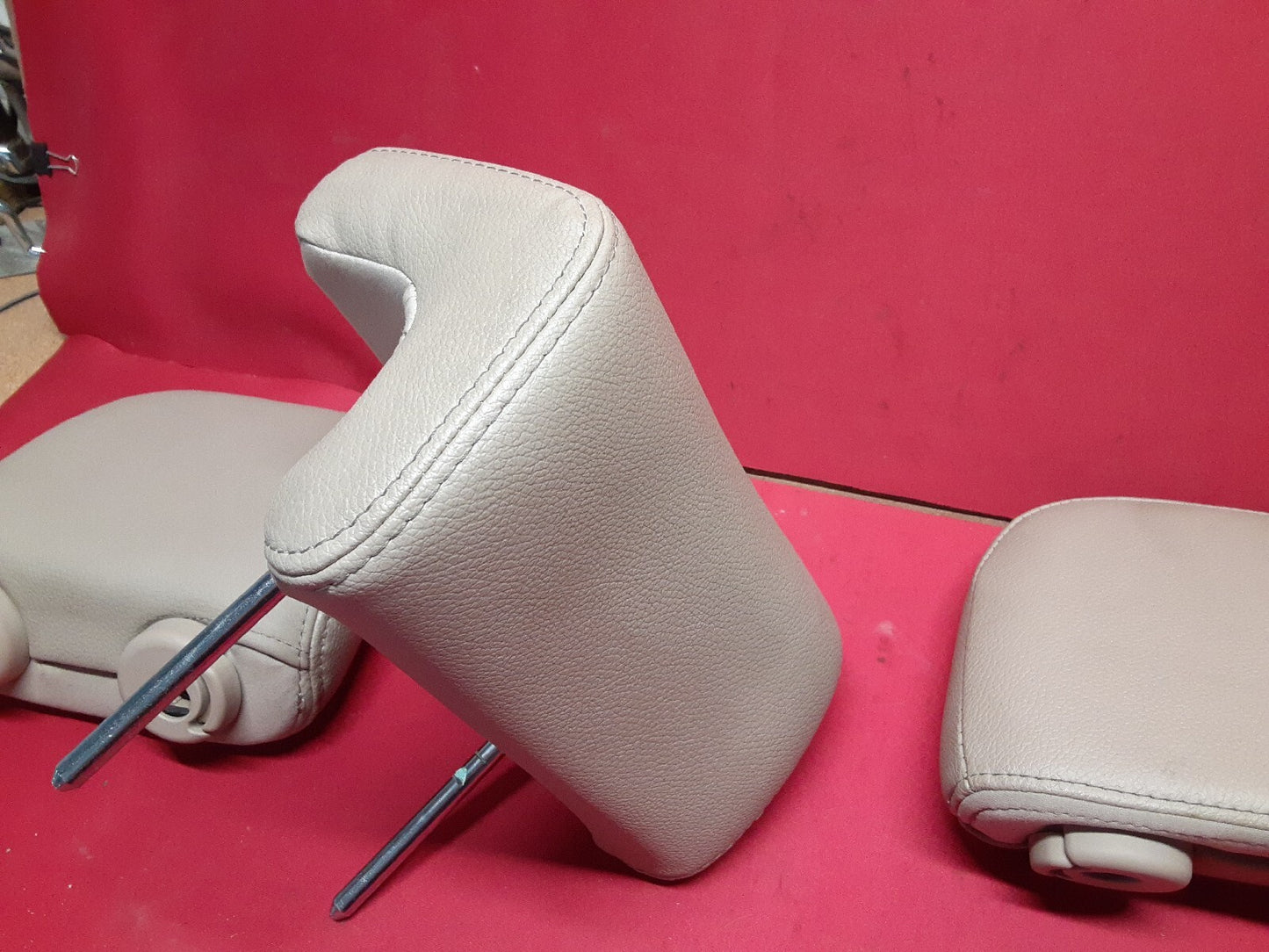 2011 - 2013 Kia Sorento REAR 2nd Row Headrest SET Beige Leather 89700-1U120L