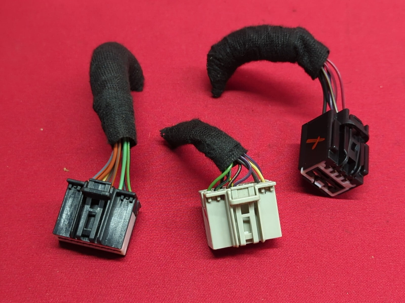2010 - 2016 - GM Keyless Entry Module / BCM - 13578644 - 5DK 009703-01  PIGTAILS