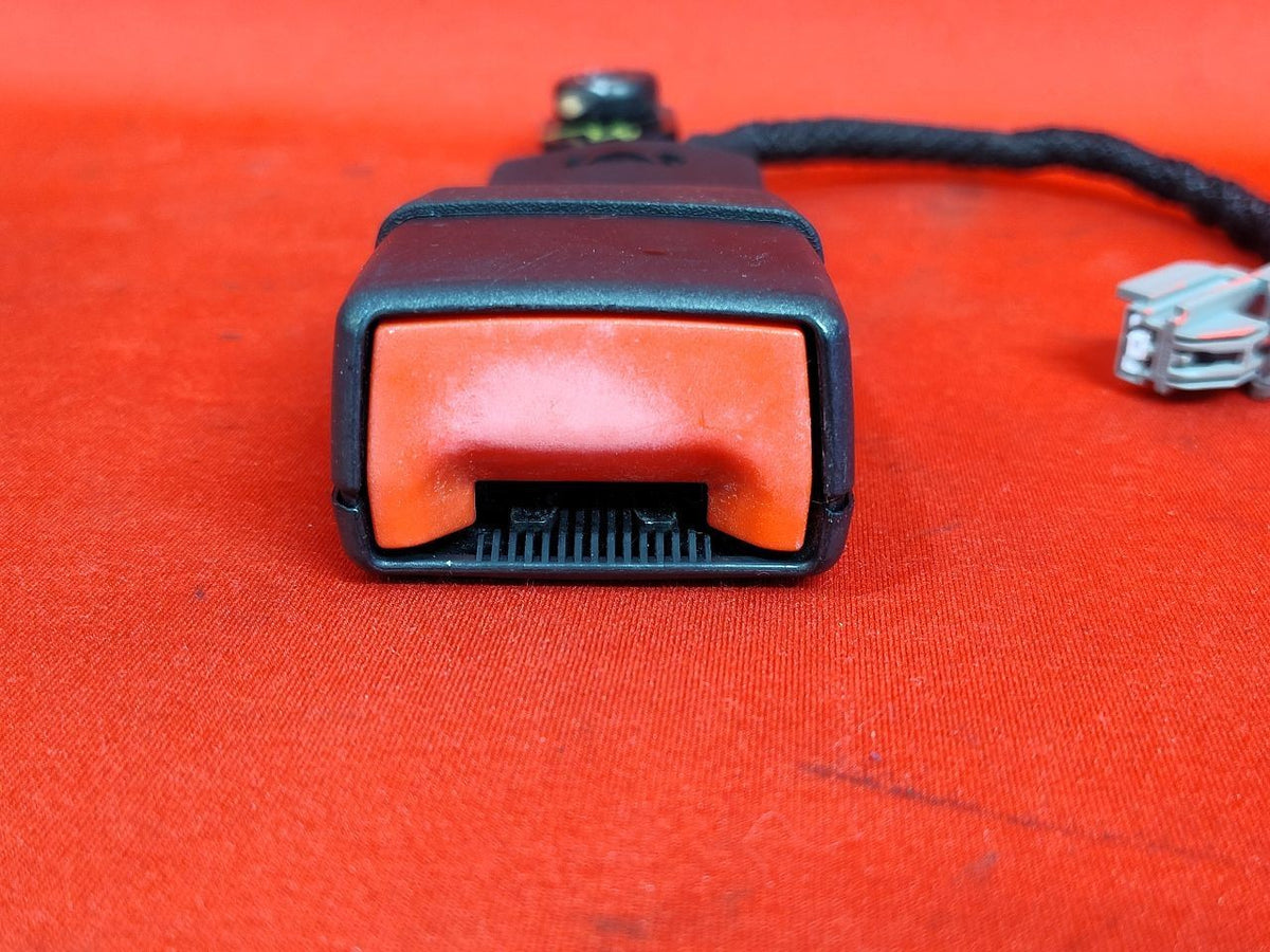 2012-2019 Fiat 500 Coupe FRONT RIGHT PASSENGER Traditional Seat Belt Buckle Blk
