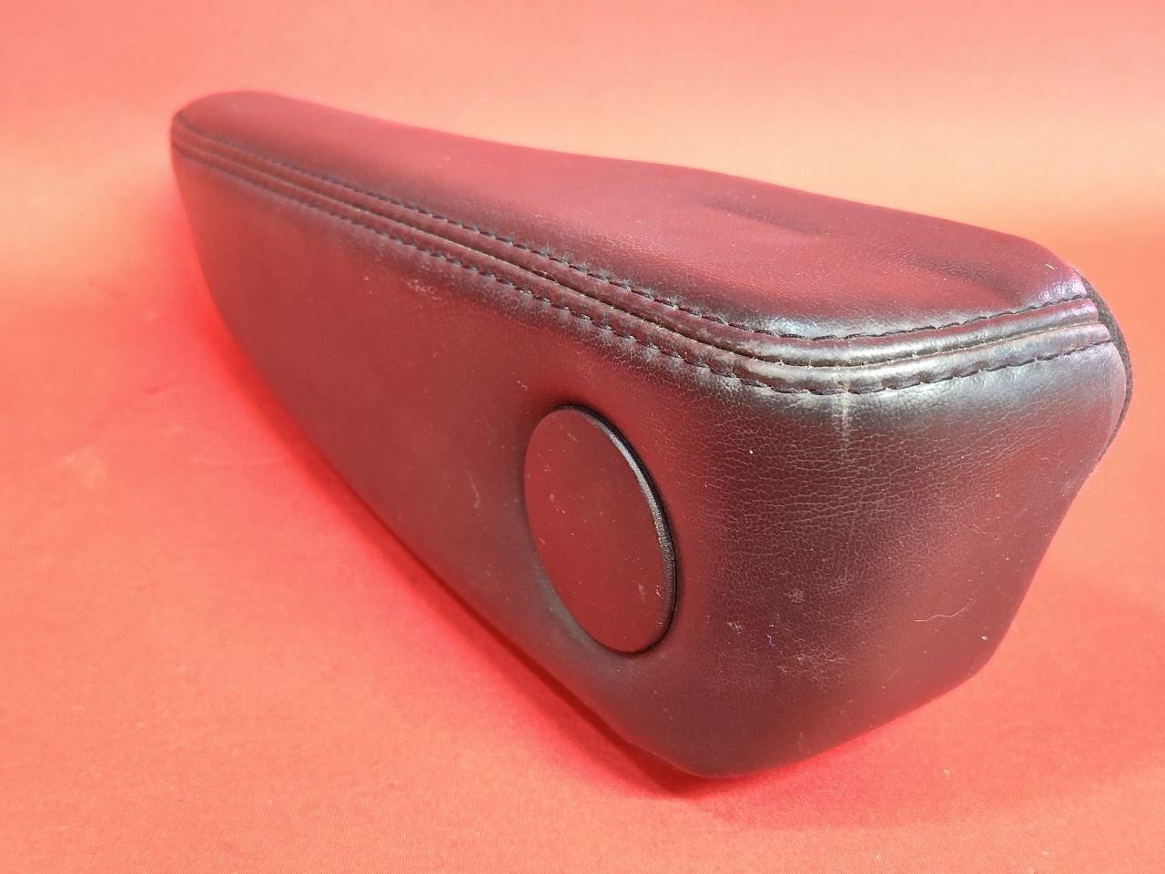 2007-2012 GMC Buick Chevy Saturn REAR 2nd Row LEFT DRIVER Arm Rest Leather
