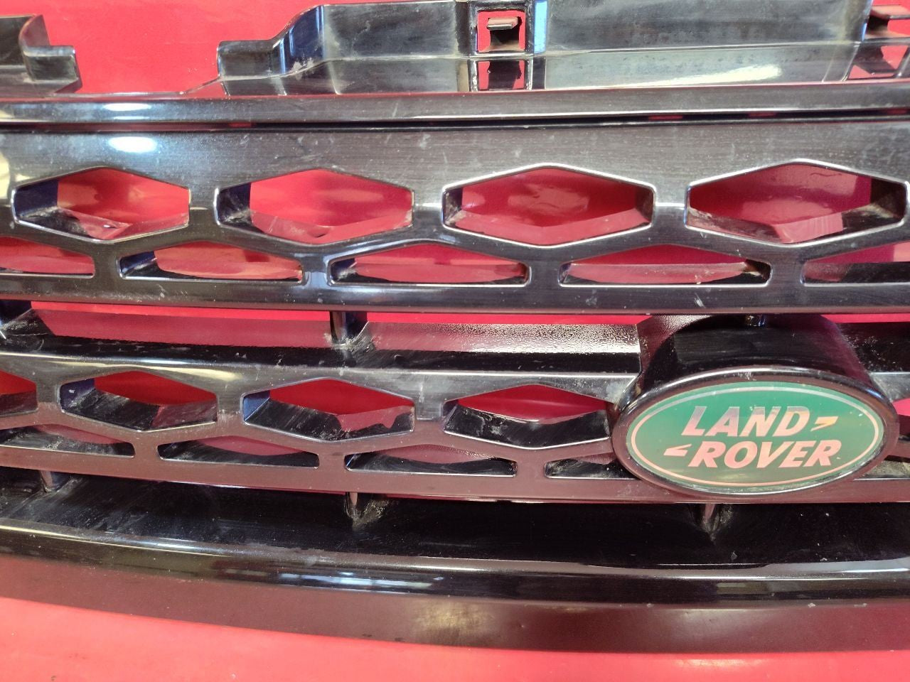 2010-2013 Land Rover LR4 Front Bumper Grille Gloss Black Inlay 820 Santorini Blk