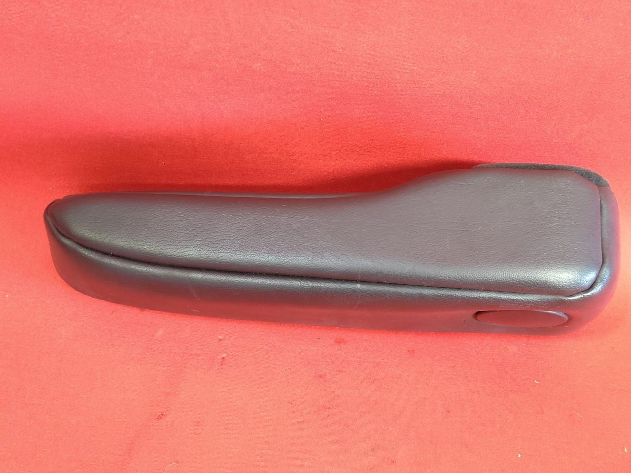 2007-2012 GMC Buick Chevy Saturn REAR 2nd Row RIGHT PASSENGER Arm Rest Leather