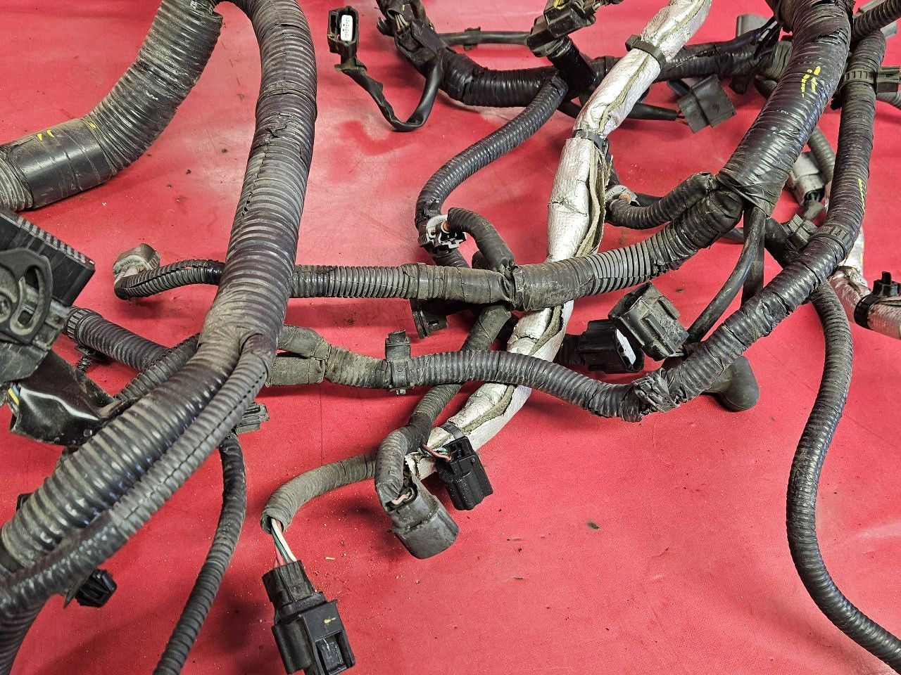2011-2014 Nissan Juke 1.6L 2WD Auto Trans MR16DDT Engine Block Wiring Harness
