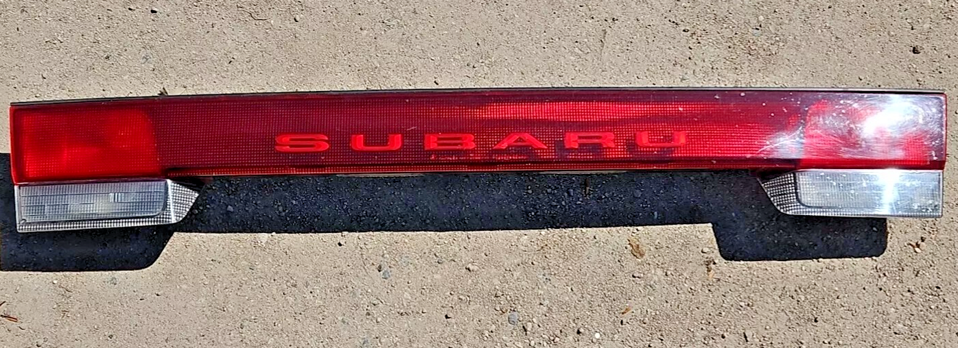 1997 1998 1998 Subaru Legacy SEDAN Center Mounted Deck Lid Tail Light Lamp