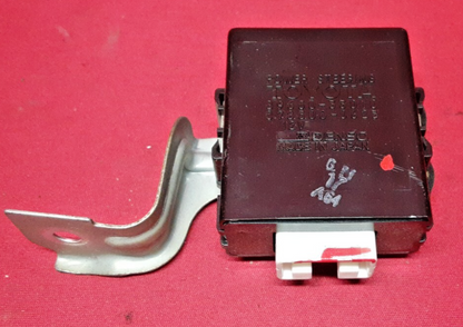 1992 1993 Lexus ES300 Power Steering Control Module Unit 89650-33010