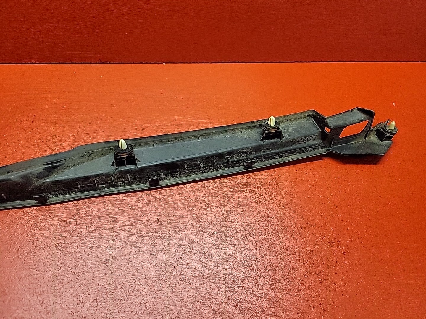 2013-2022 Land Rover Range Rover Liftgate Right Side Molding w/ Sensor LR139427