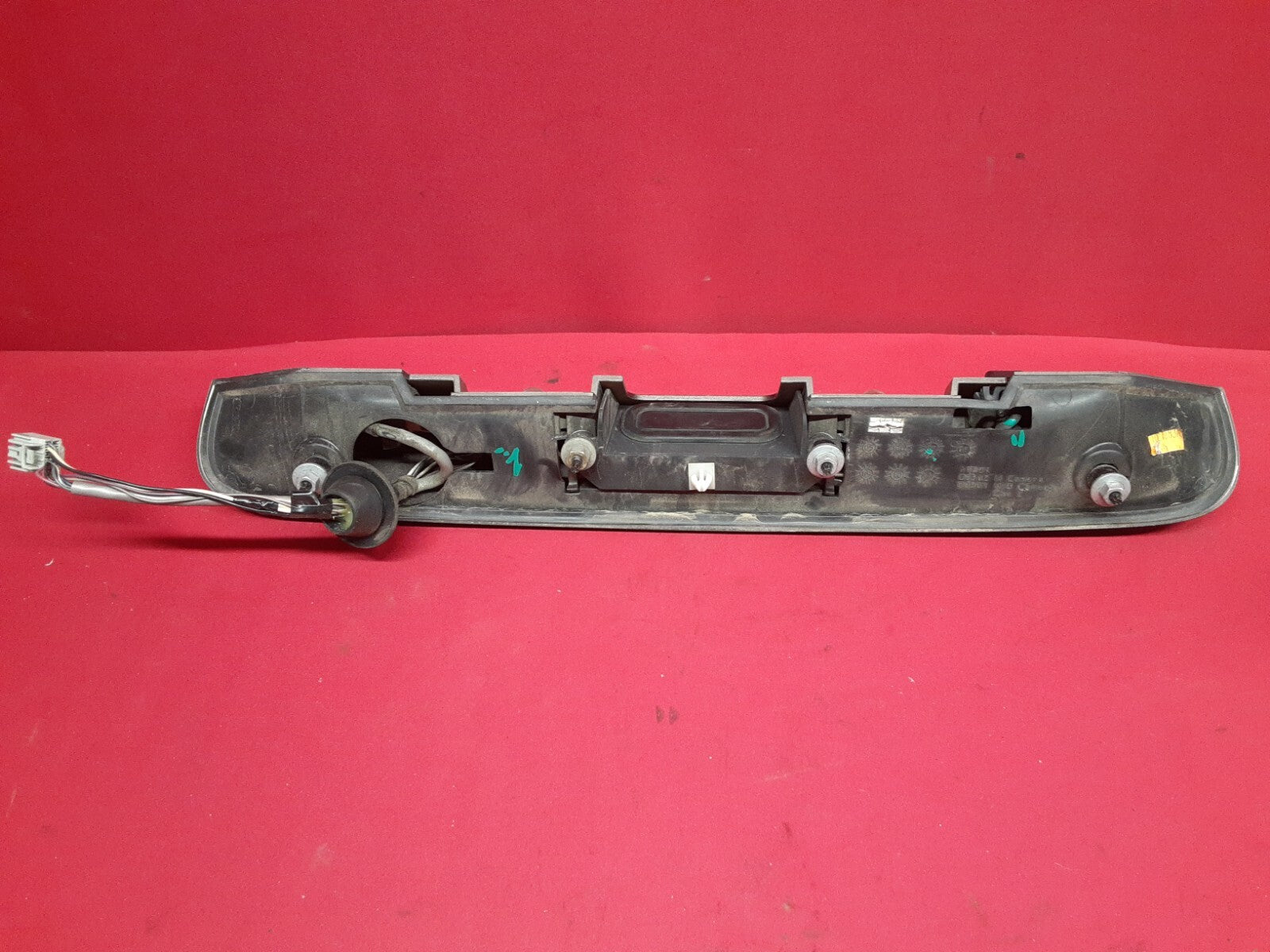 2008 - 2017 Buick Enclave Tailgate License Plate Lamp Trim W/ CAMERA Cocoa Met